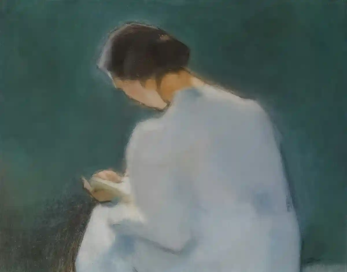 Helene Schjerfbeck’in Maria tablosundan esinlenen, sürekli kötü bir şey olacak hissi, iç sıkıntısı, tetikte olma ve kaygı döngüsünü çağrıştıran içe dönük illüstratif sahne